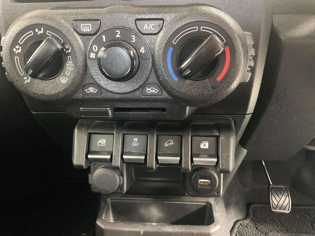 Photo '29' of Suzuki Jimny Photo '29' of Suzuki Jimny