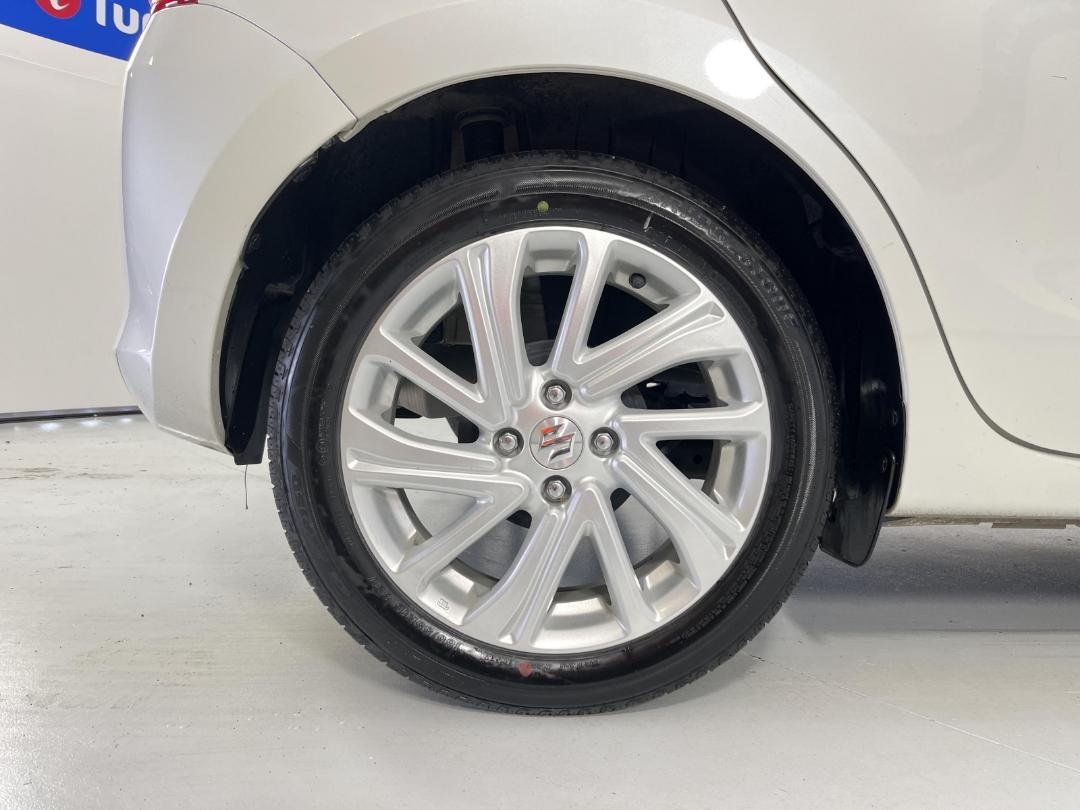 Photo '12' of Suzuki Swift Photo '12' of Suzuki Swift