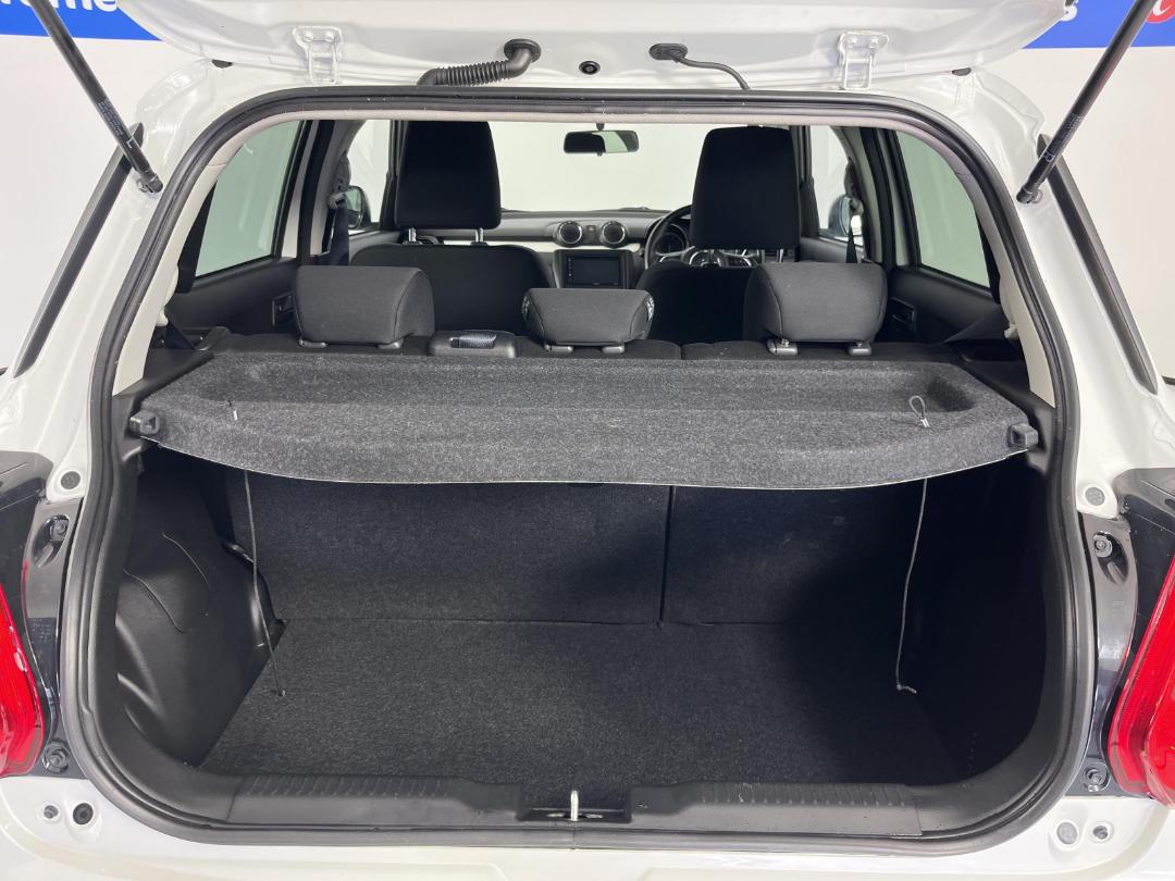 Photo '14' of Suzuki Swift Photo '14' of Suzuki Swift