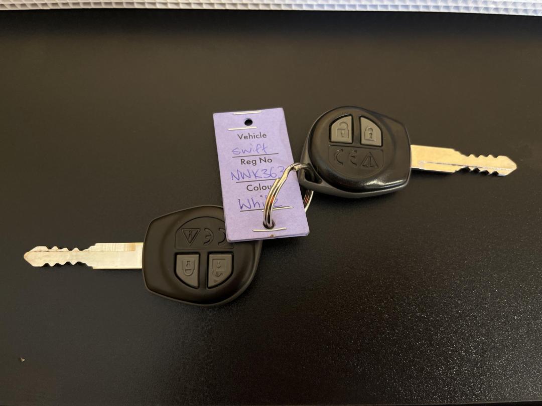 Photo '22' of Suzuki Swift Photo '22' of Suzuki Swift