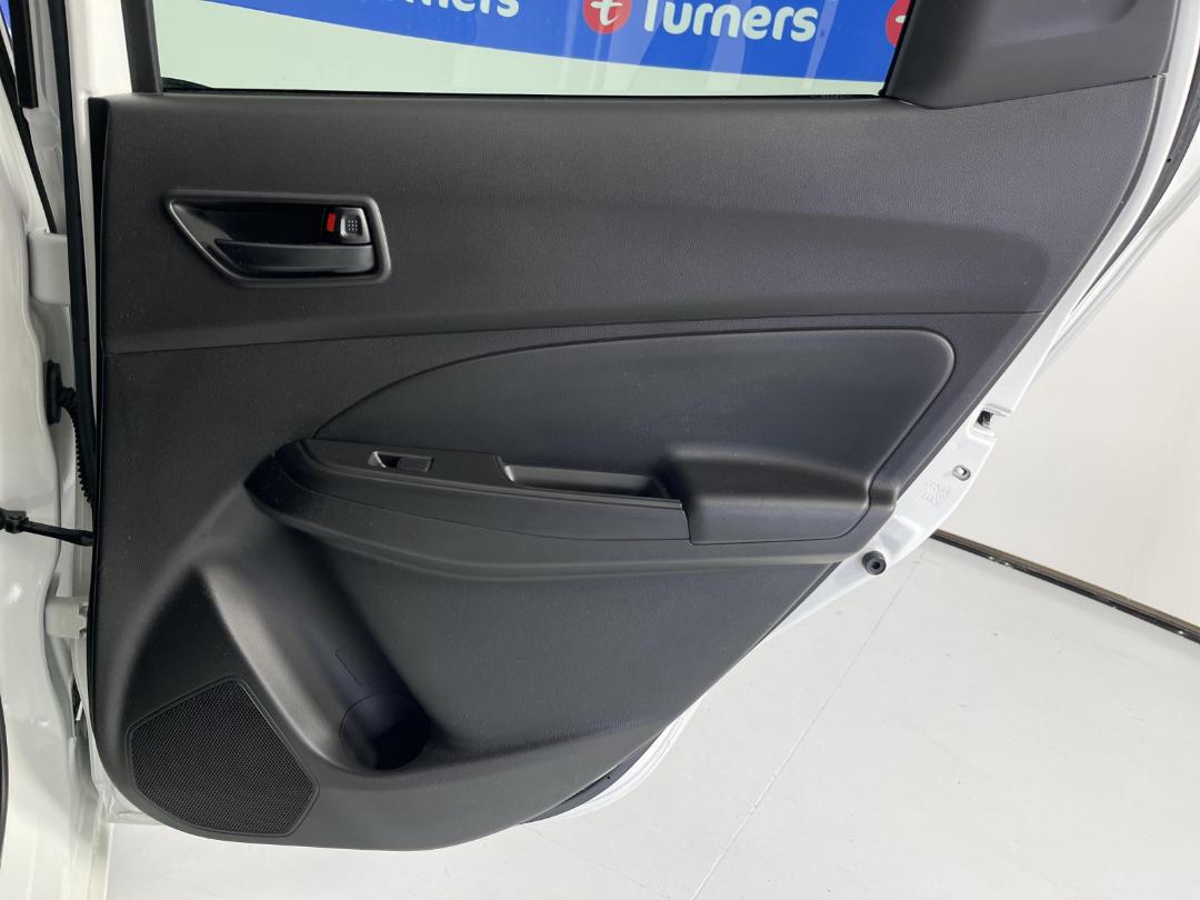 Photo '19' of Suzuki Swift Photo '19' of Suzuki Swift