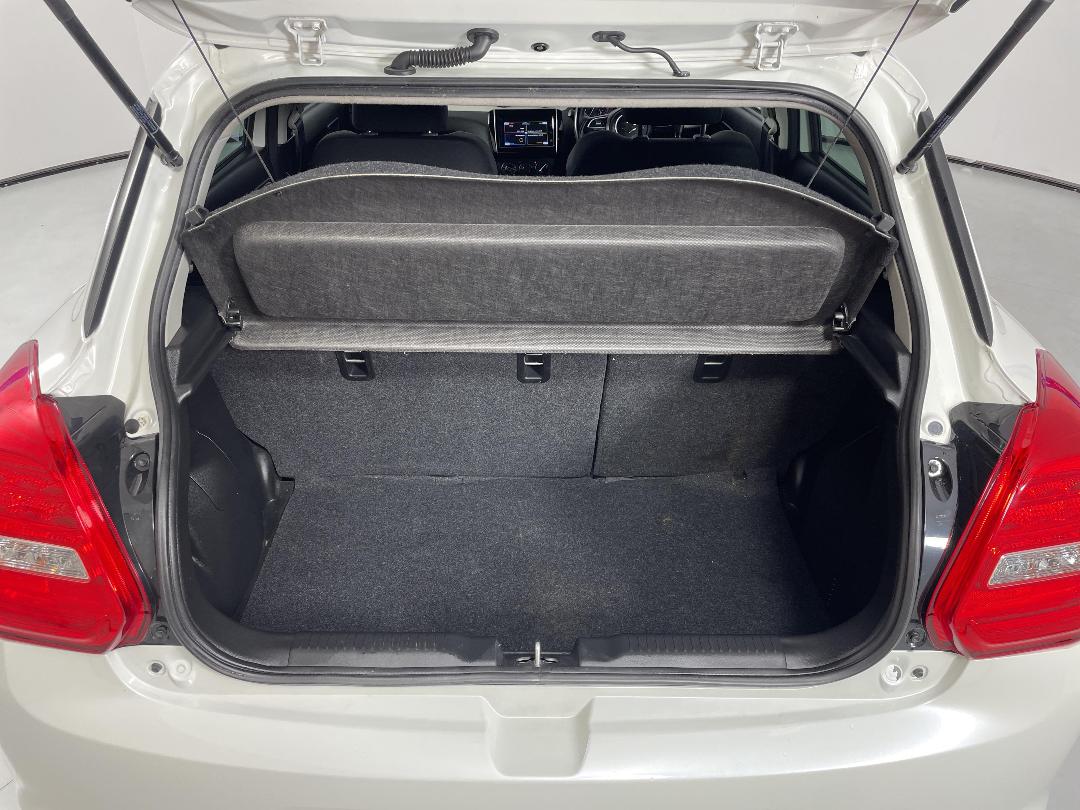 Photo '14' of Suzuki Swift