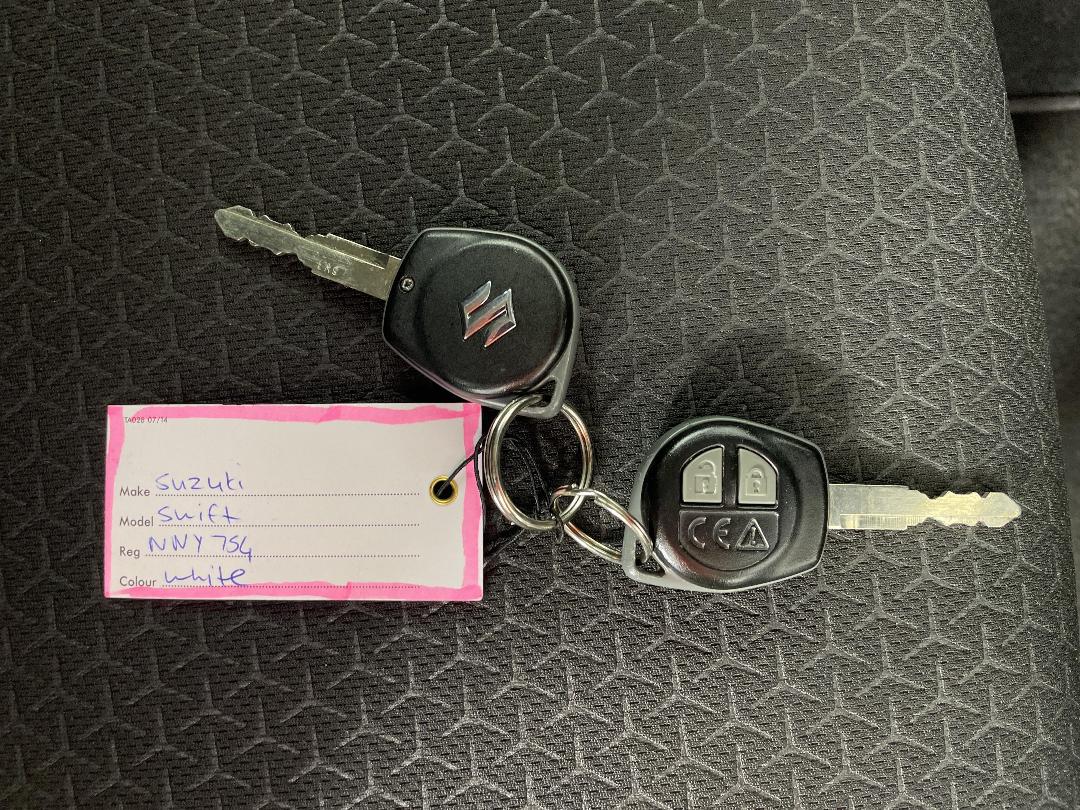 Photo '22' of Suzuki Swift