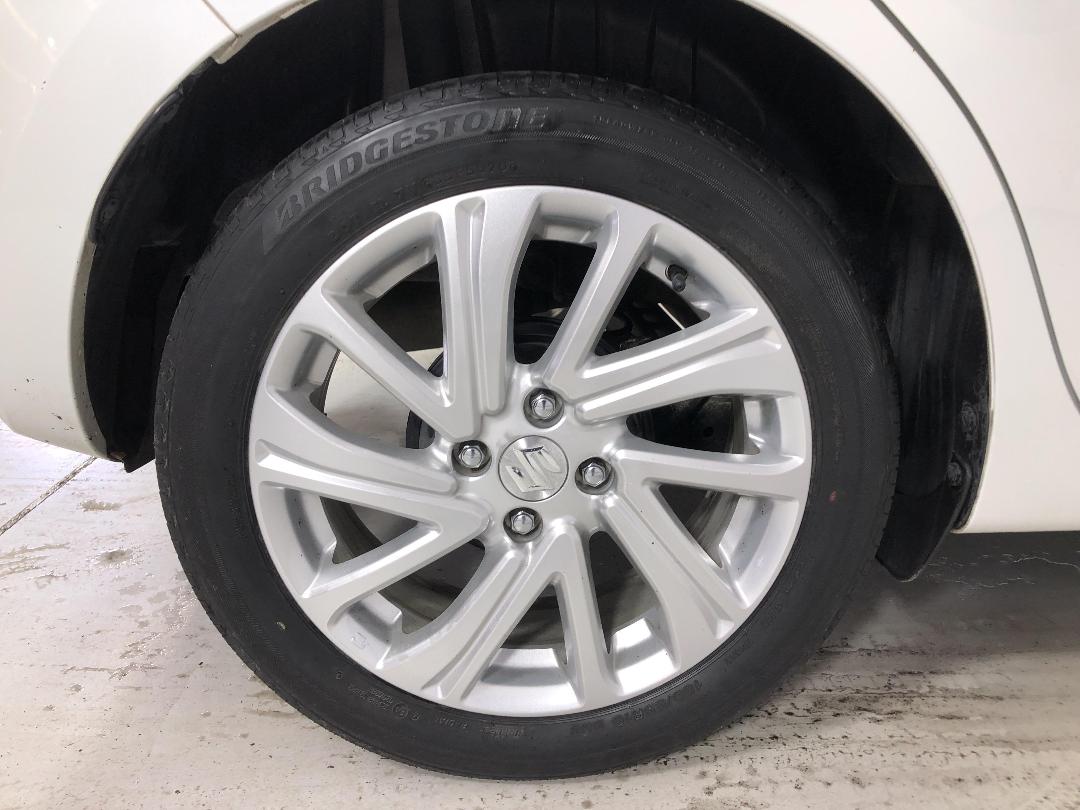 Photo '12' of Suzuki Swift