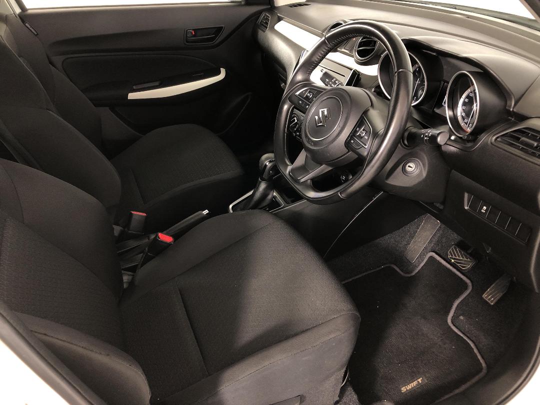 Photo '16' of Suzuki Swift