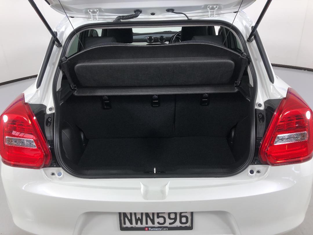 Photo '14' of Suzuki Swift