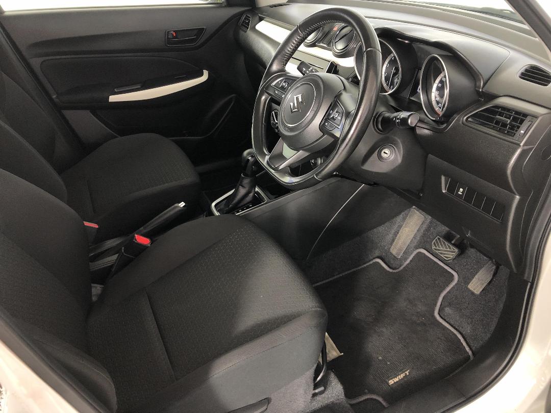 Photo '16' of Suzuki Swift