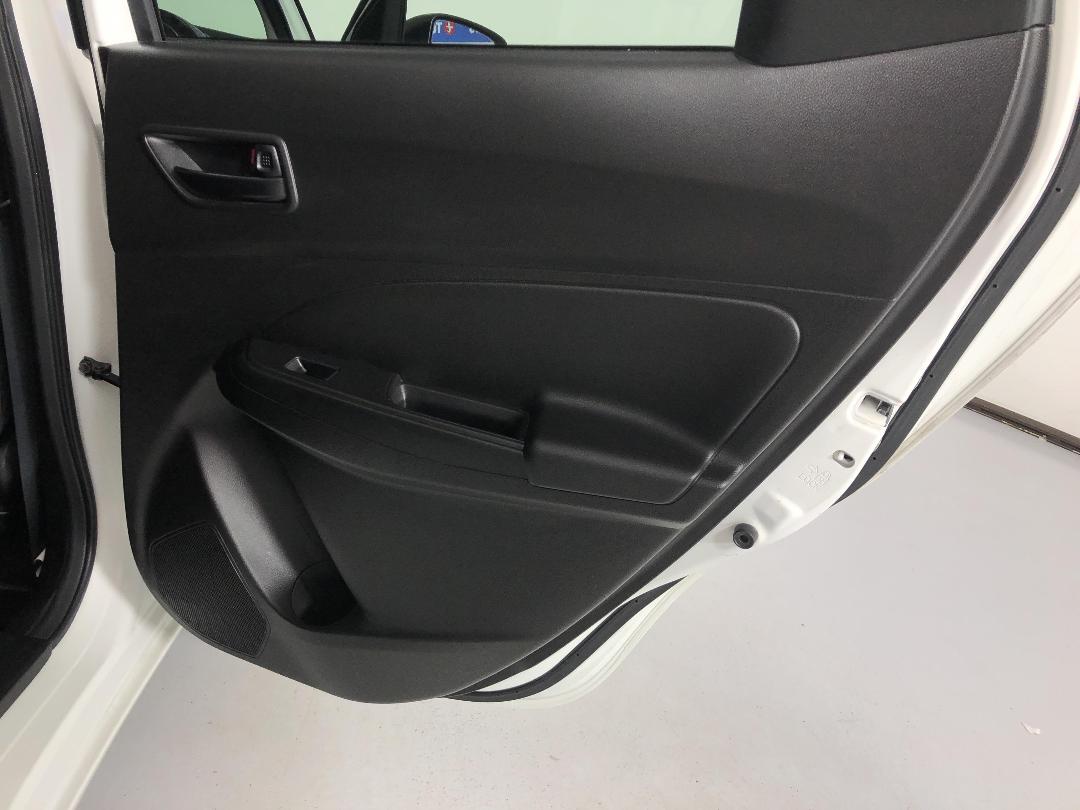 Photo '19' of Suzuki Swift