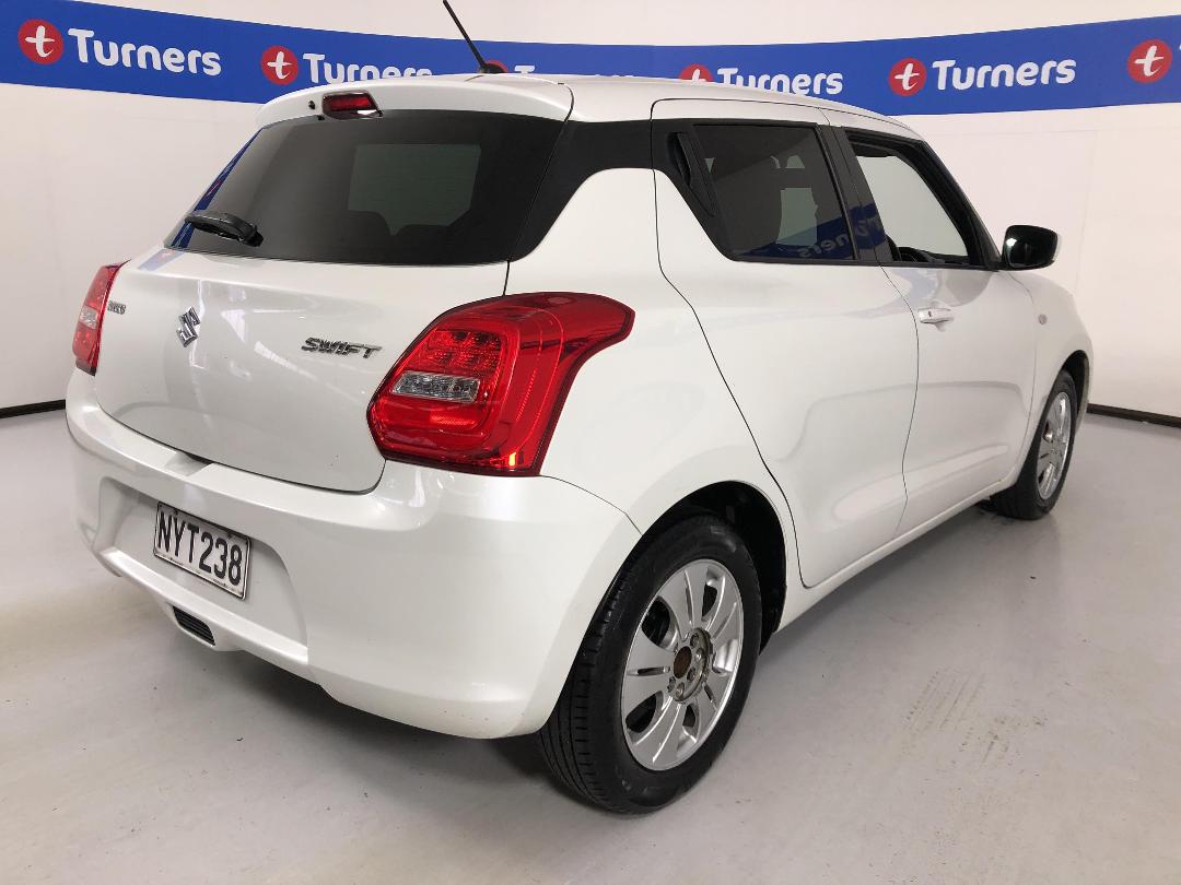 Photo '7' of Suzuki Swift