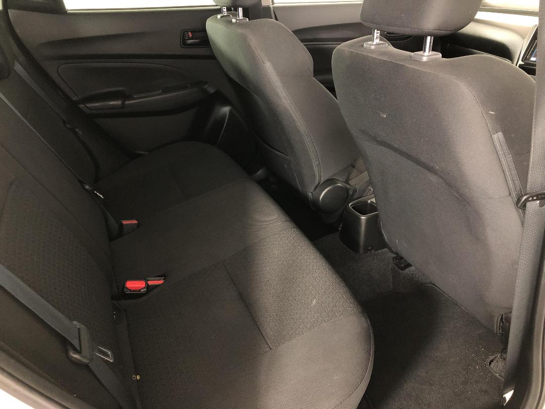 Photo '20' of Suzuki Swift