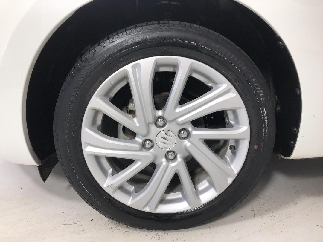 Photo '10' of Suzuki Swift