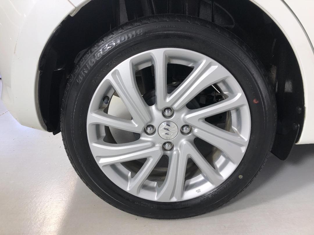 Photo '12' of Suzuki Swift