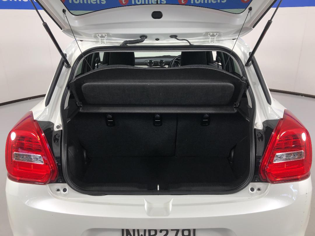 Photo '14' of Suzuki Swift