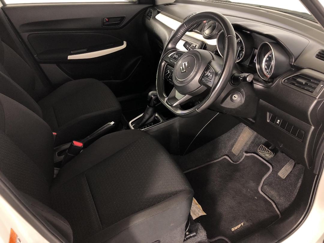 Photo '16' of Suzuki Swift