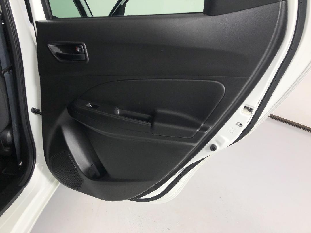 Photo '19' of Suzuki Swift