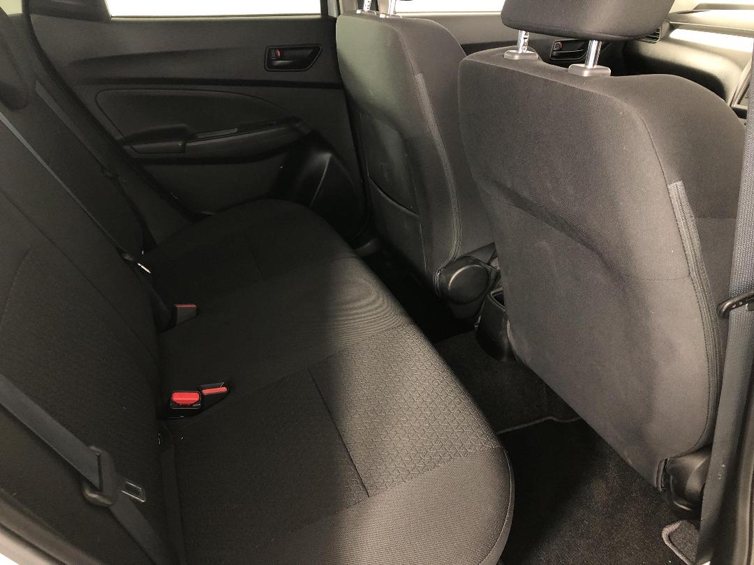 Photo '20' of Suzuki Swift