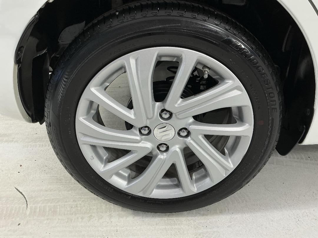 Photo '12' of Suzuki Swift