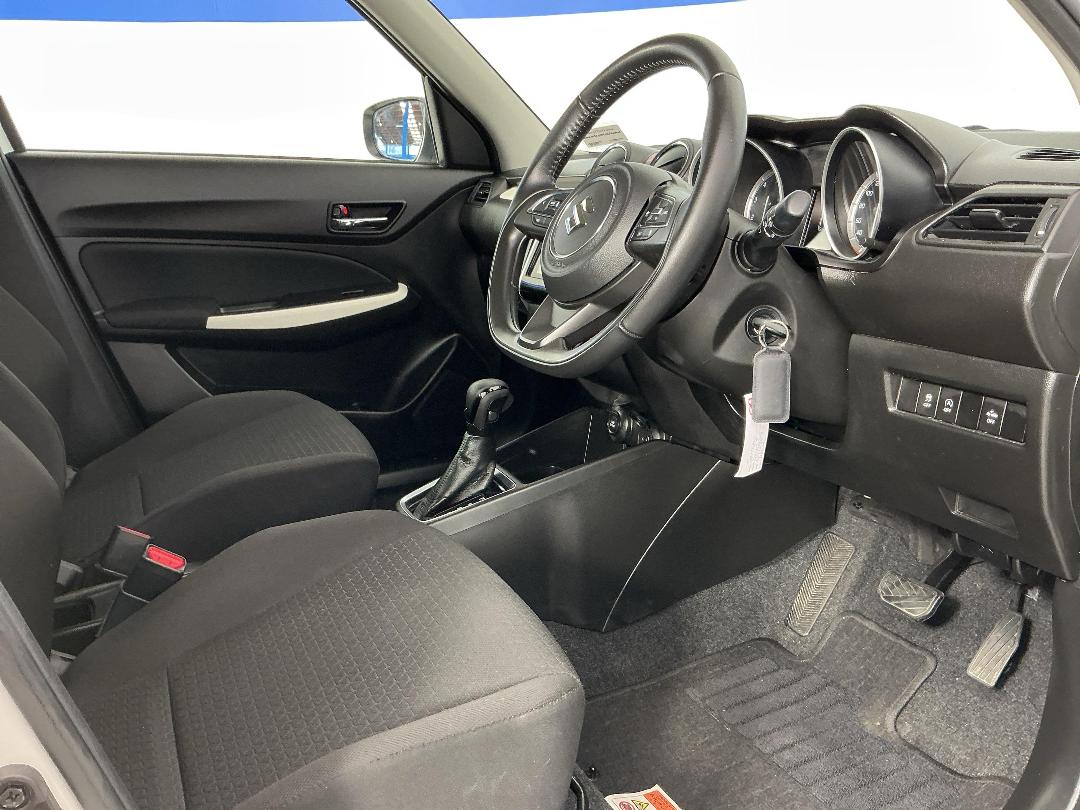 Photo '16' of Suzuki Swift