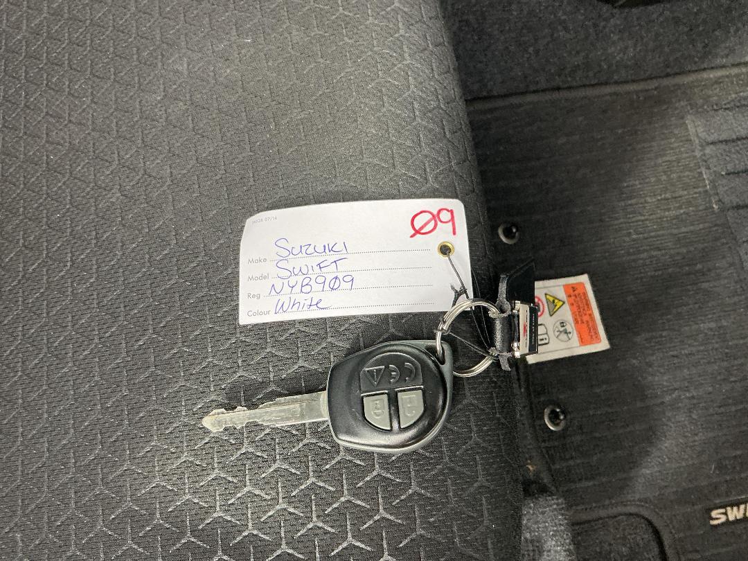 Photo '22' of Suzuki Swift