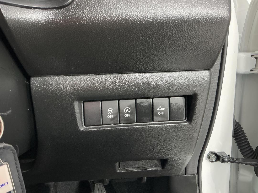 Photo '25' of Suzuki Swift