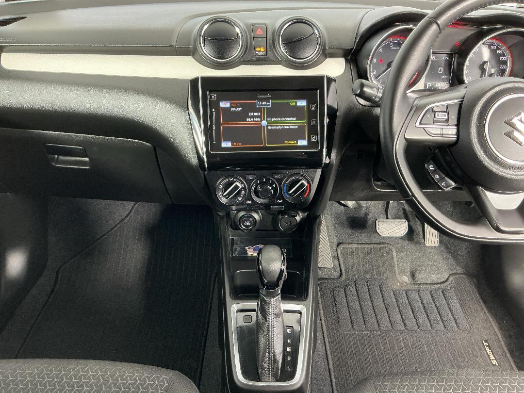 Photo '18' of Suzuki Swift