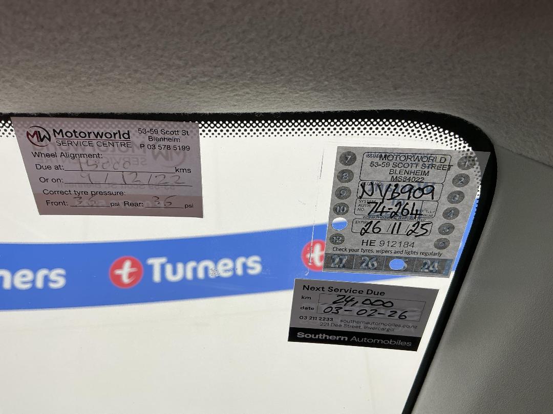 Photo '27' of Suzuki Swift