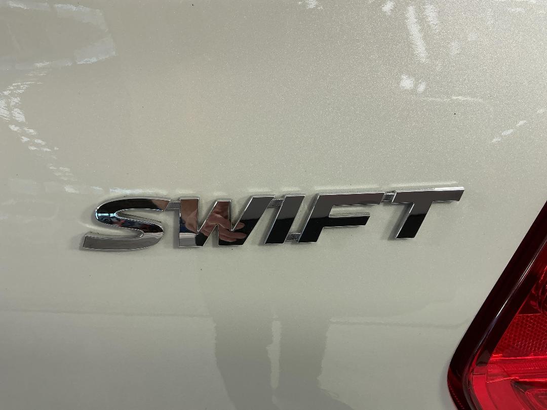 Photo '30' of Suzuki Swift