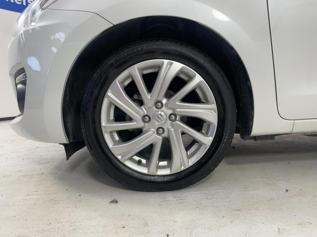 Photo '10' of Suzuki Swift