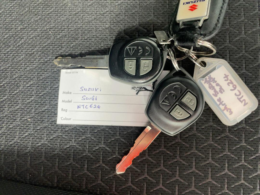 Photo '22' of Suzuki Swift