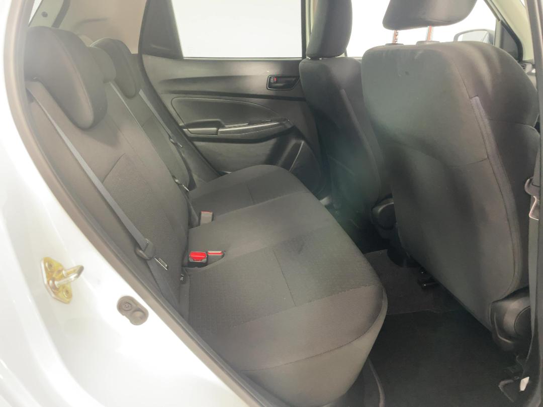 Photo '20' of Suzuki Swift