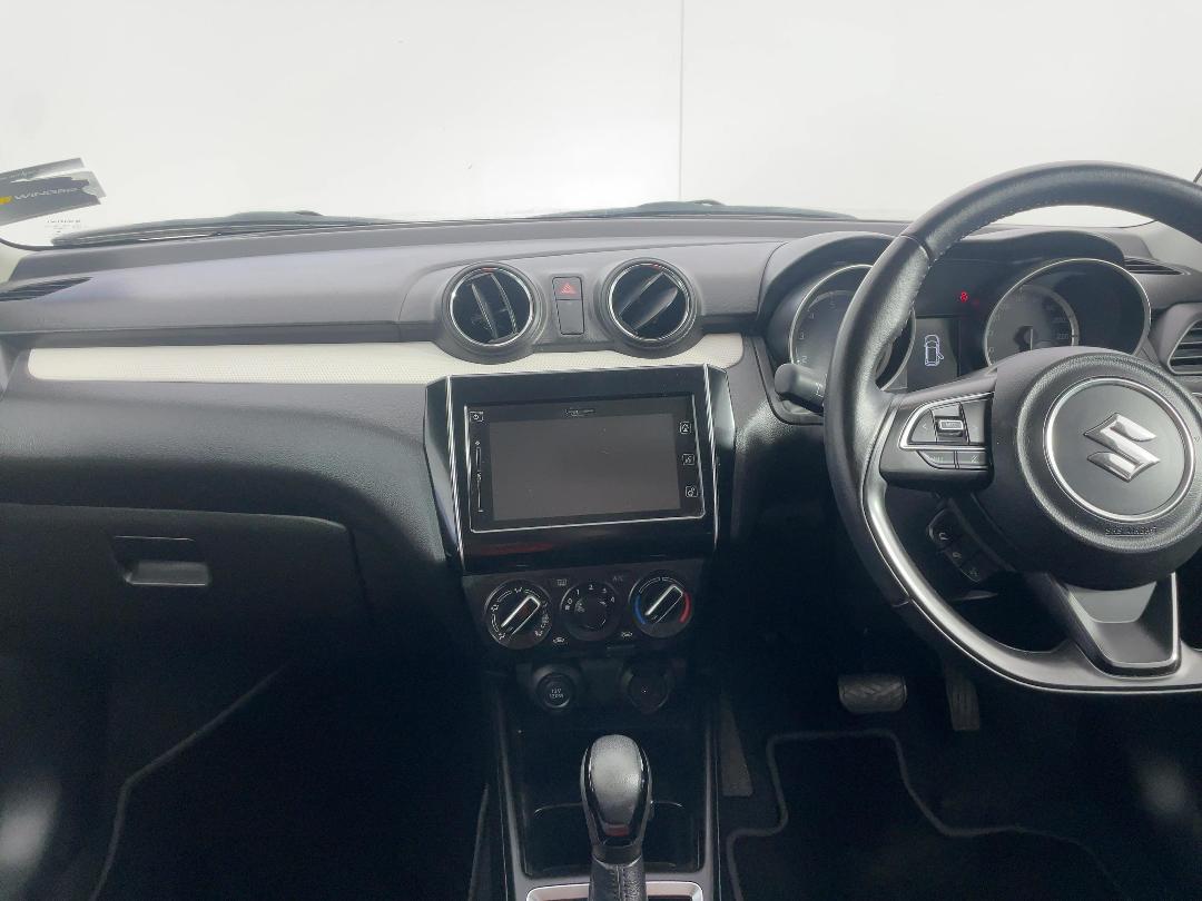 Photo '17' of Suzuki Swift