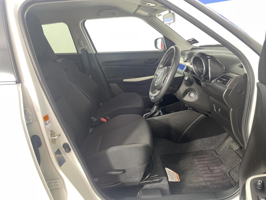 Photo '16' of Suzuki Swift