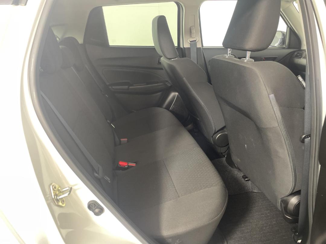 Photo '20' of Suzuki Swift