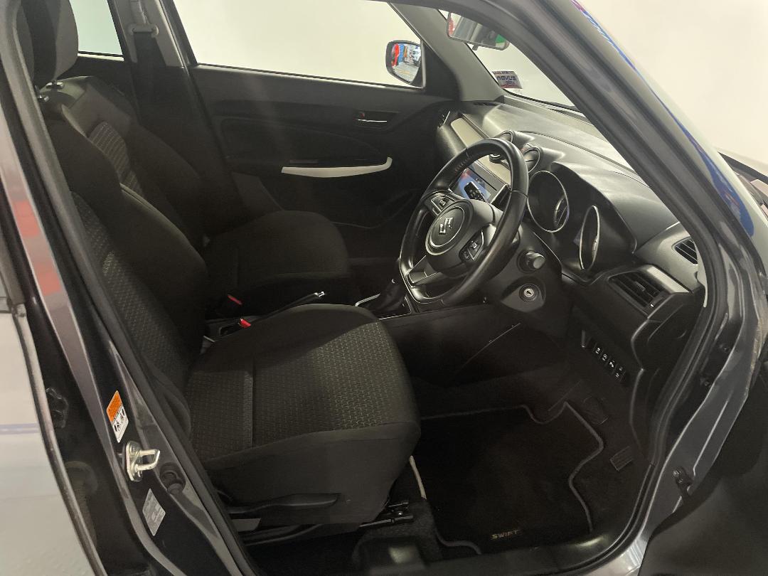 Photo '16' of Suzuki Swift