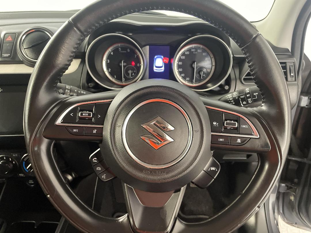 Photo '27' of Suzuki Swift