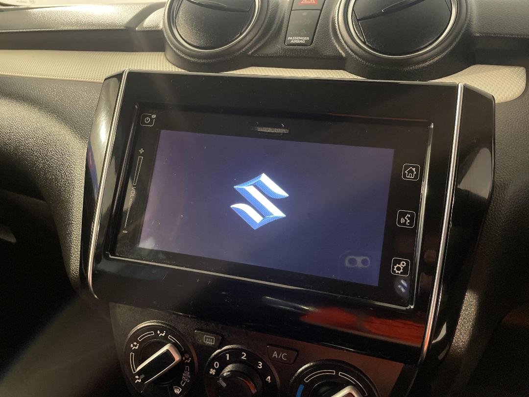 Photo '28' of Suzuki Swift