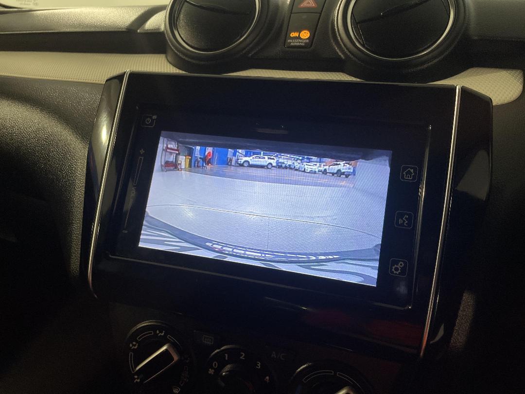 Photo '29' of Suzuki Swift