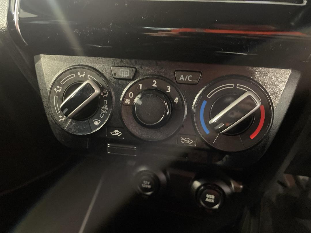 Photo '30' of Suzuki Swift