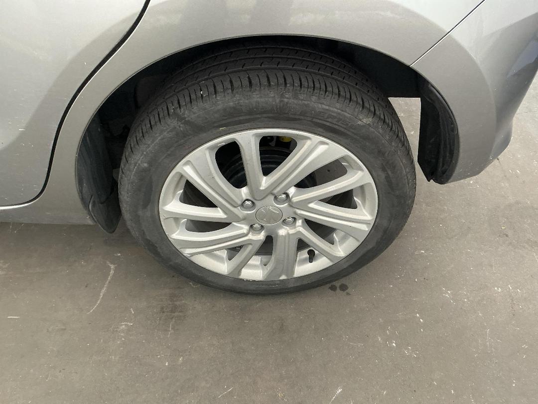 Photo '11' of Suzuki Swift GL