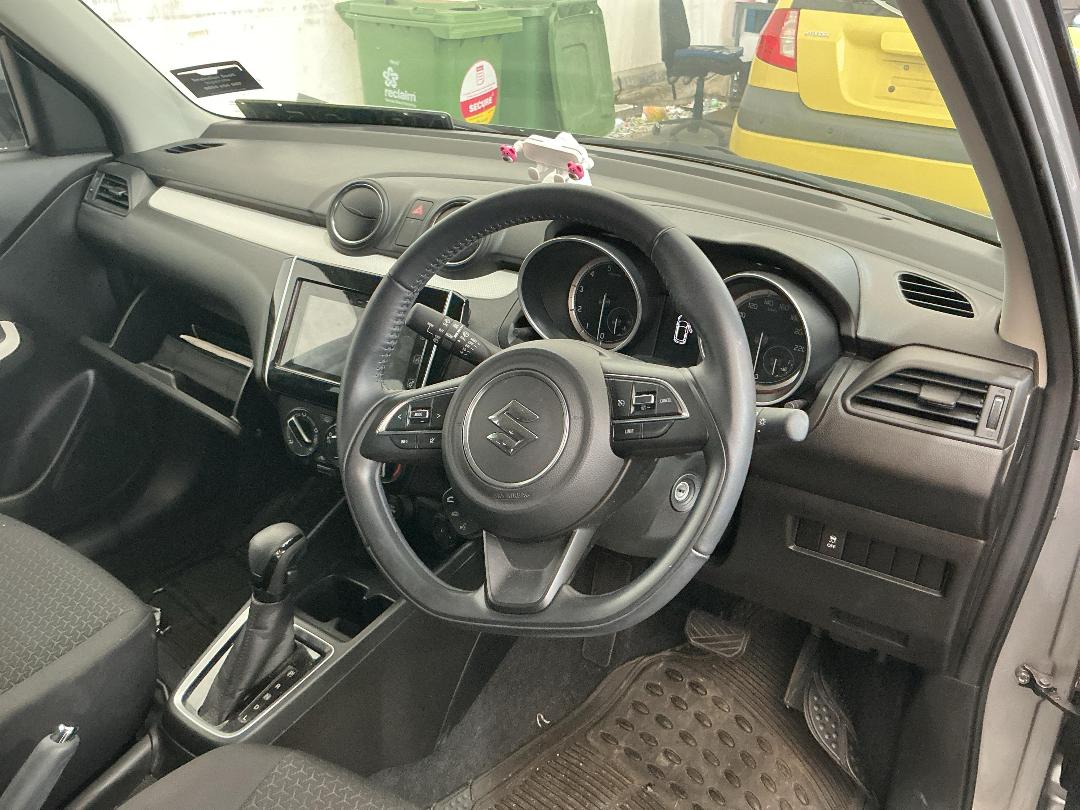 Photo '20' of Suzuki Swift GL