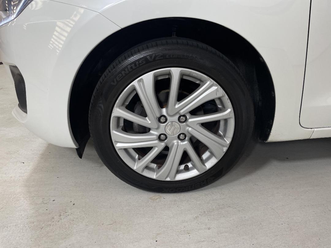 Photo '10' of Suzuki Swift