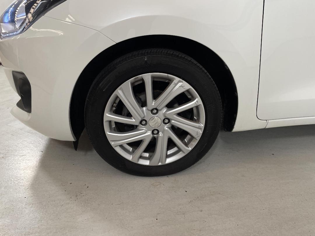 Photo '10' of Suzuki Swift