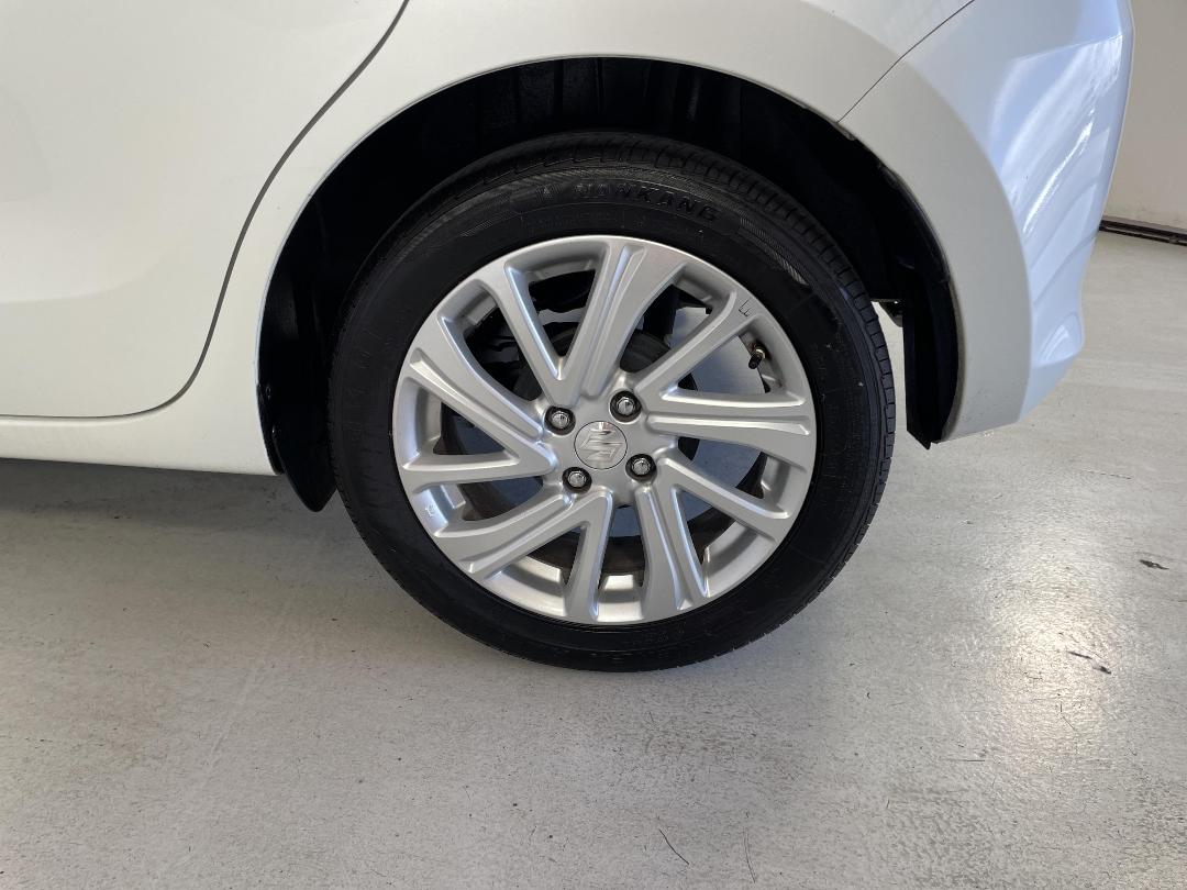 Photo '11' of Suzuki Swift