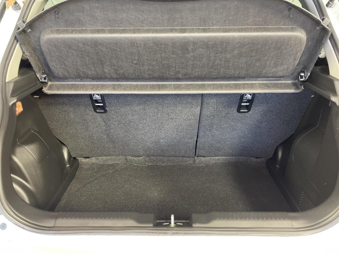 Photo '14' of Suzuki Swift