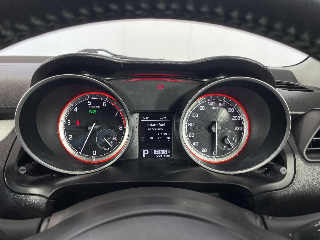 Photo '21' of Suzuki Swift