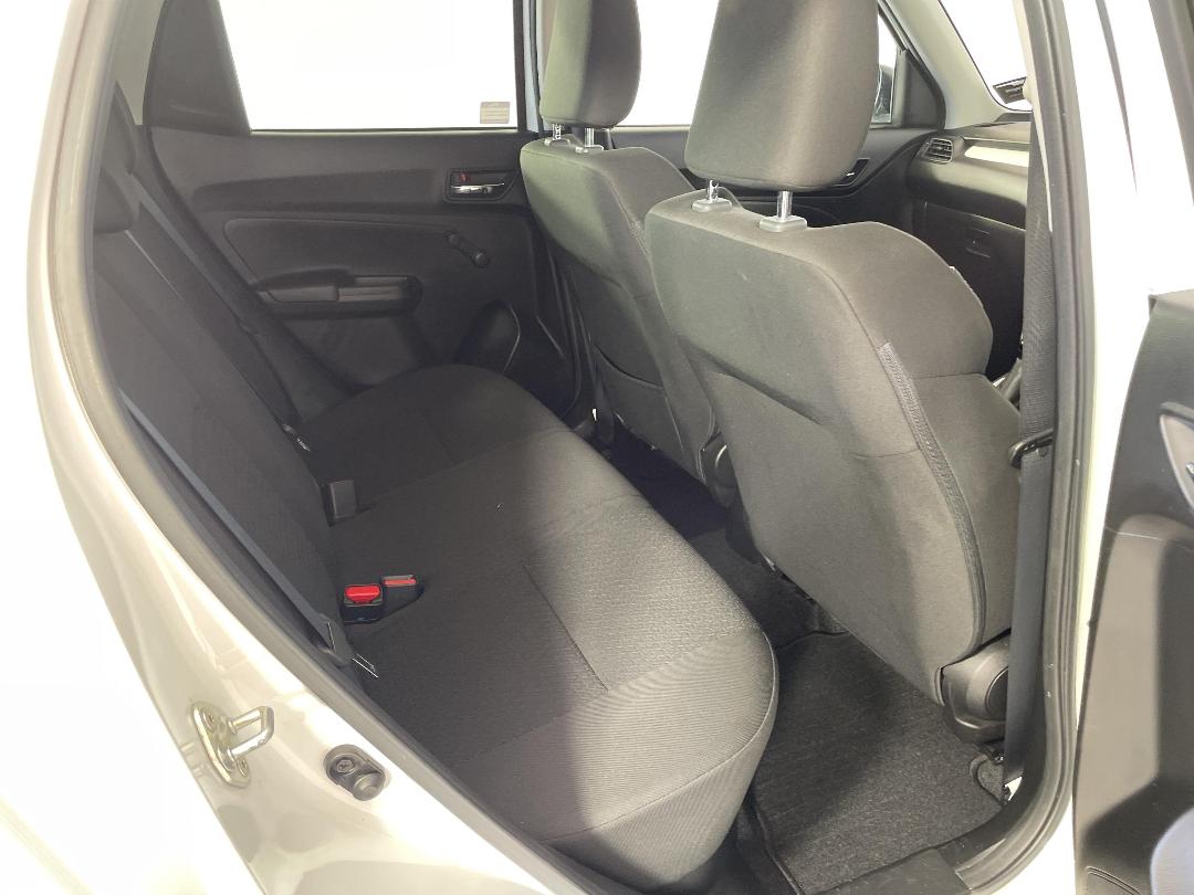 Photo '20' of Suzuki Swift