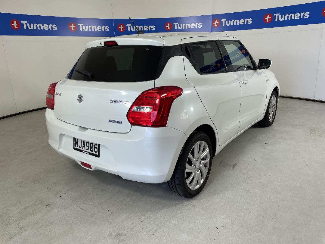 Photo '7' of Suzuki Swift