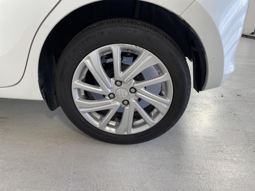 Photo '11' of Suzuki Swift