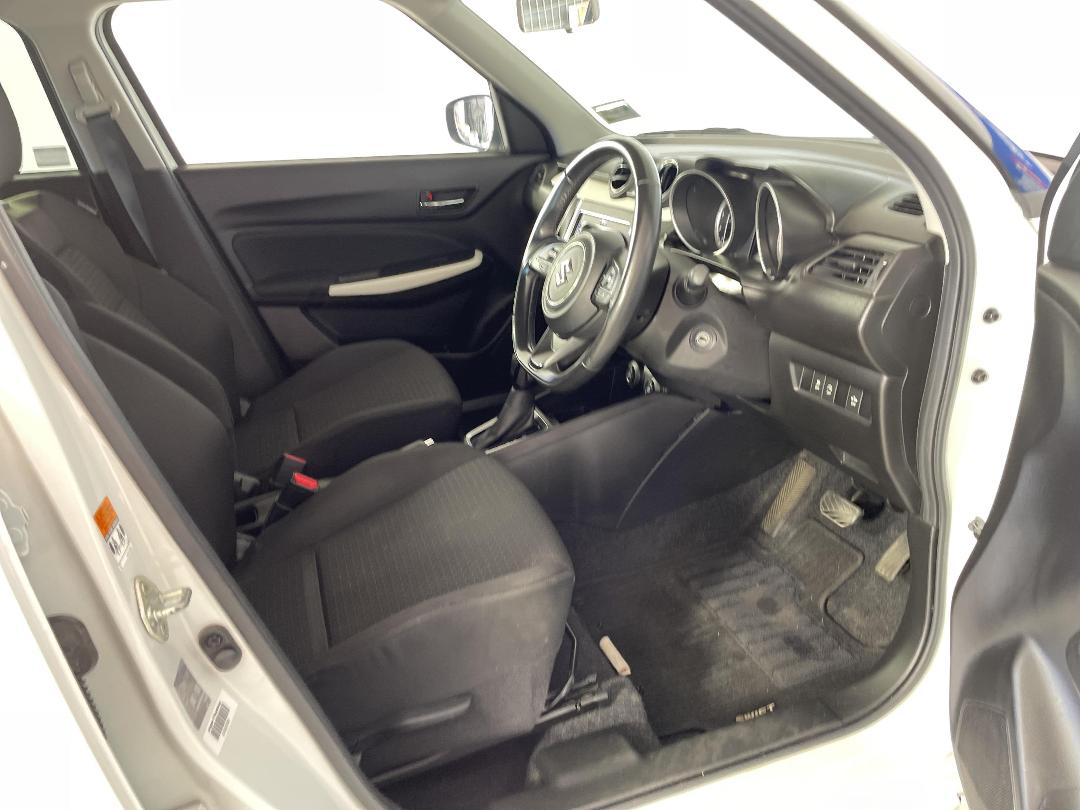 Photo '16' of Suzuki Swift