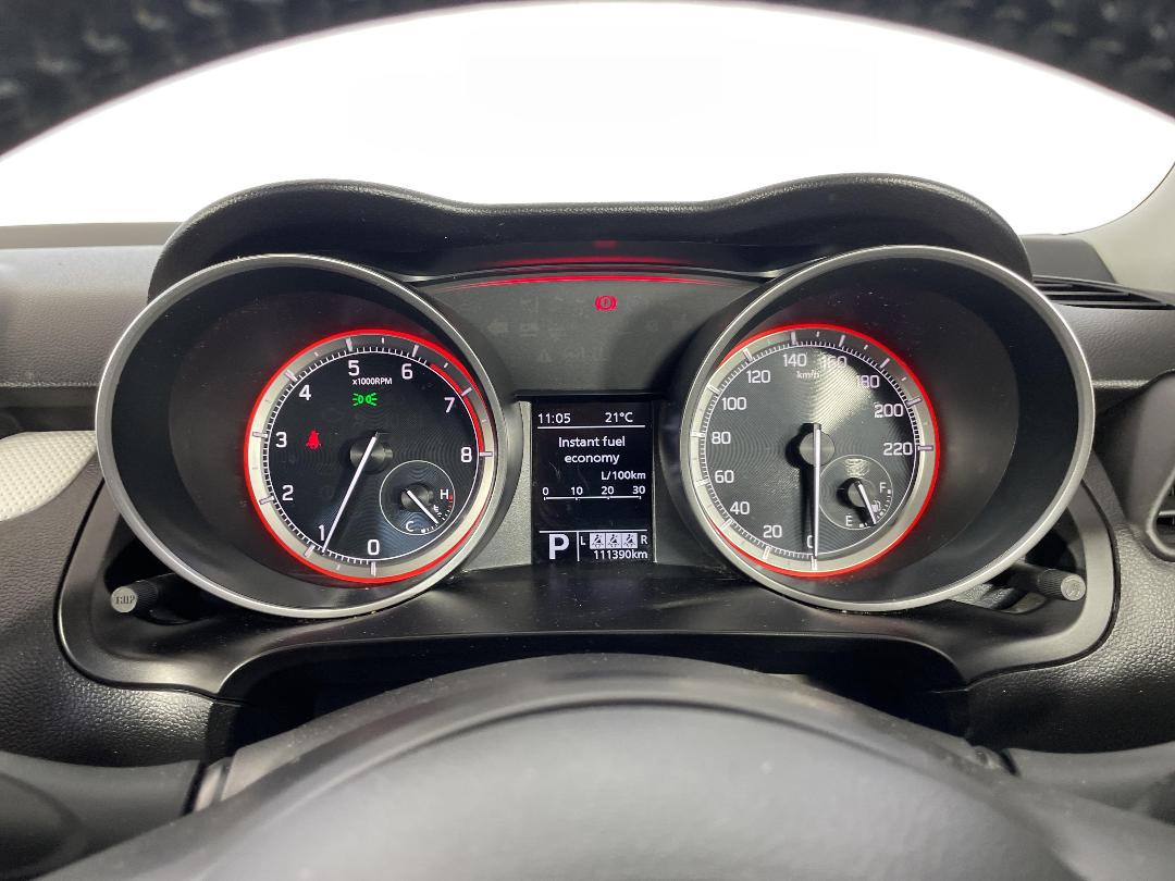 Photo '21' of Suzuki Swift